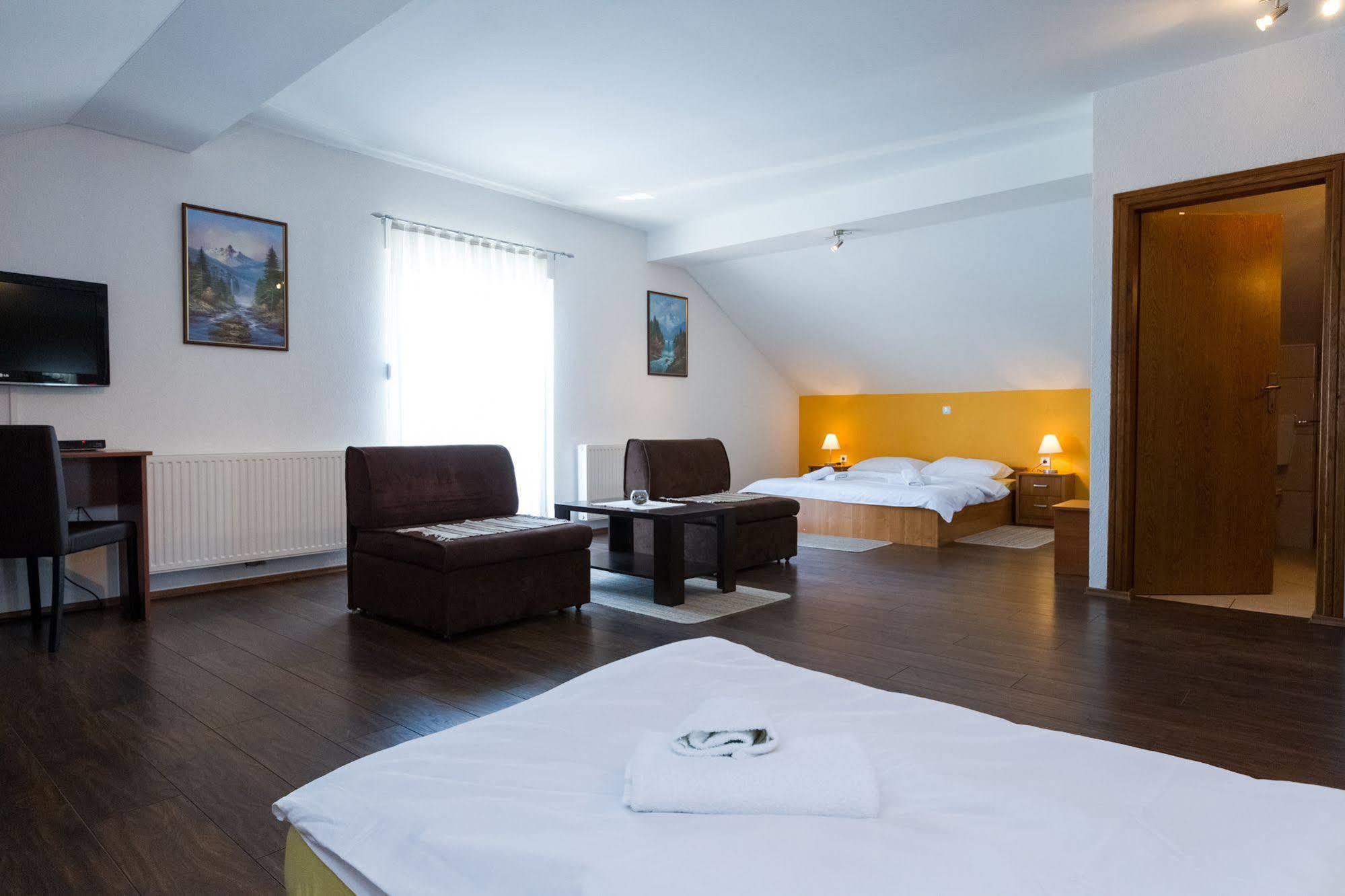Plitvice Palace Grabovac  Exterior photo